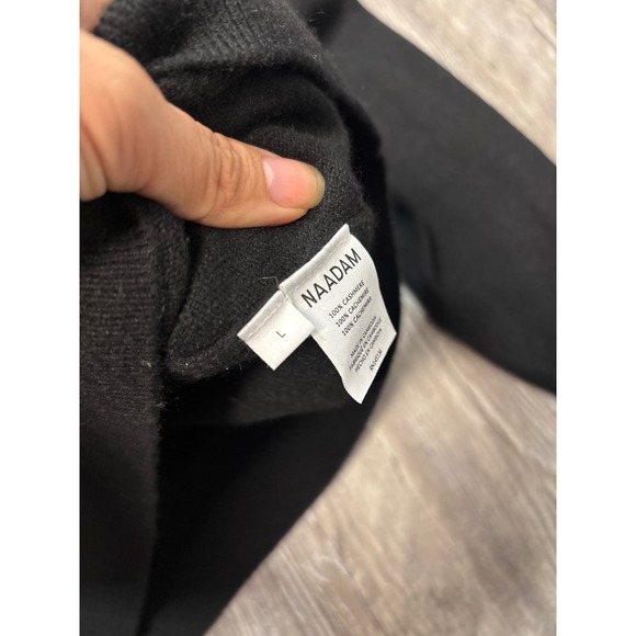 NAADAM Black Crew Neck Cashmere 100% with Yellow Embroidered Women's Size Large - Picture 4 of 5